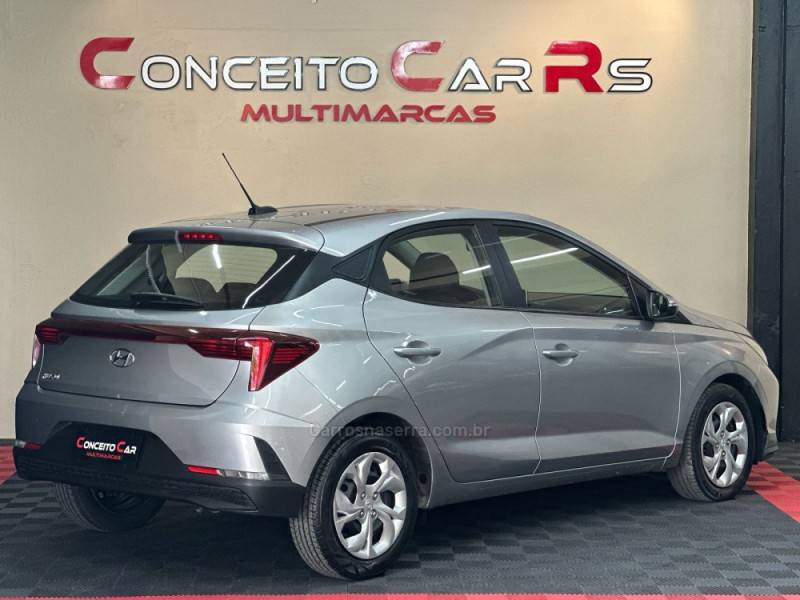 HYUNDAI - HB20 - 2022/2023 - Prata - R$ 68.900,00