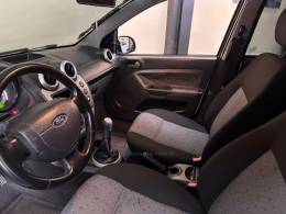 FORD - FIESTA - 2013/2013 - Branca - R$ 34.900,00