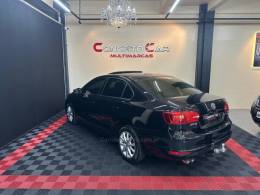 VOLKSWAGEN - JETTA - 2011/2012 - Preta - R$ 65.900,00