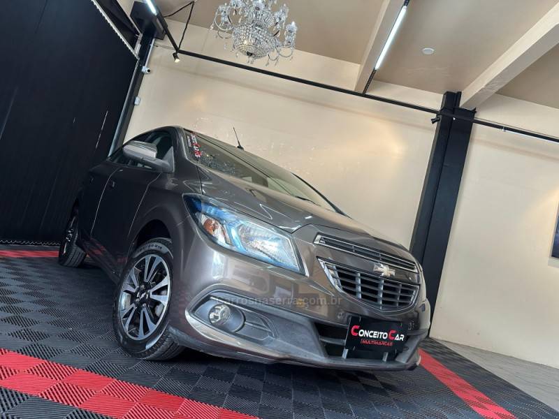 CHEVROLET - ONIX - 2014/2014 - Cinza - R$ 52.900,00