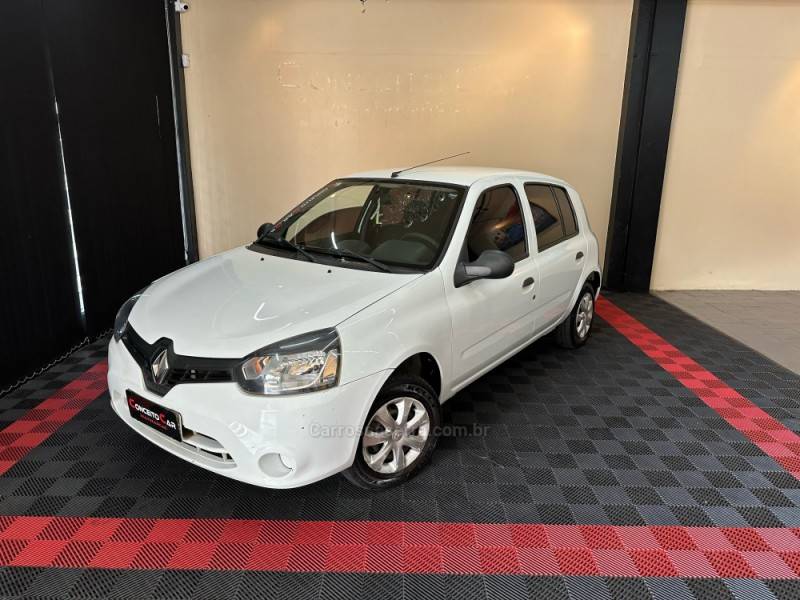 RENAULT - CLIO - 2013/2014 - Branca - R$ 33.900,00