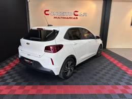 CHEVROLET - ONIX - 2023/2024 - Branca - R$ 77.900,00