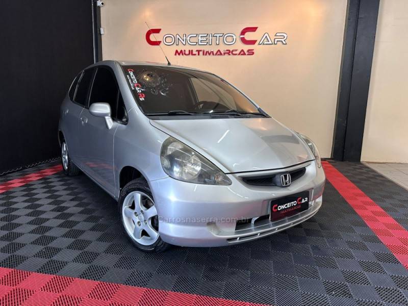 HONDA - FIT - 2005/2005 - Prata - R$ 35.900,00