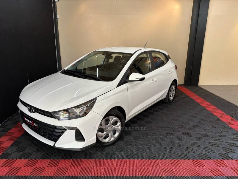 HYUNDAI - HB20 - 2022/2023 - Branca - R$ 65.900,00