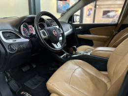 FIAT - FREEMONT - 2013/2014 - Preta - R$ 57.900,00