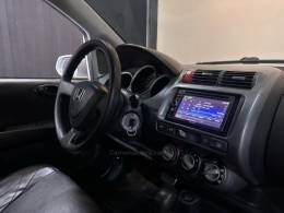 HONDA - FIT - 2003/2004 - Branca - R$ 31.900,00