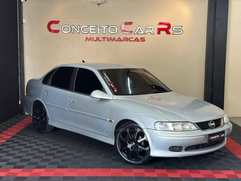 CHEVROLET - VECTRA - 2001/2001 - Prata - R$ 25.900,00