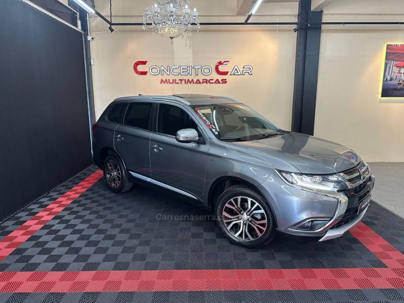 MITSUBISHI - OUTLANDER - 2017/2018 - Cinza - R$ 116.900,00