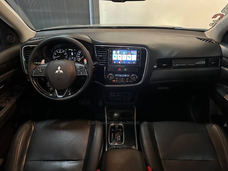 MITSUBISHI - OUTLANDER - 2017/2018 - Cinza - R$ 116.900,00
