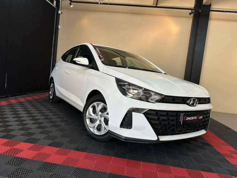 HYUNDAI - HB20 - 2022/2023 - Branca - R$ 65.900,00
