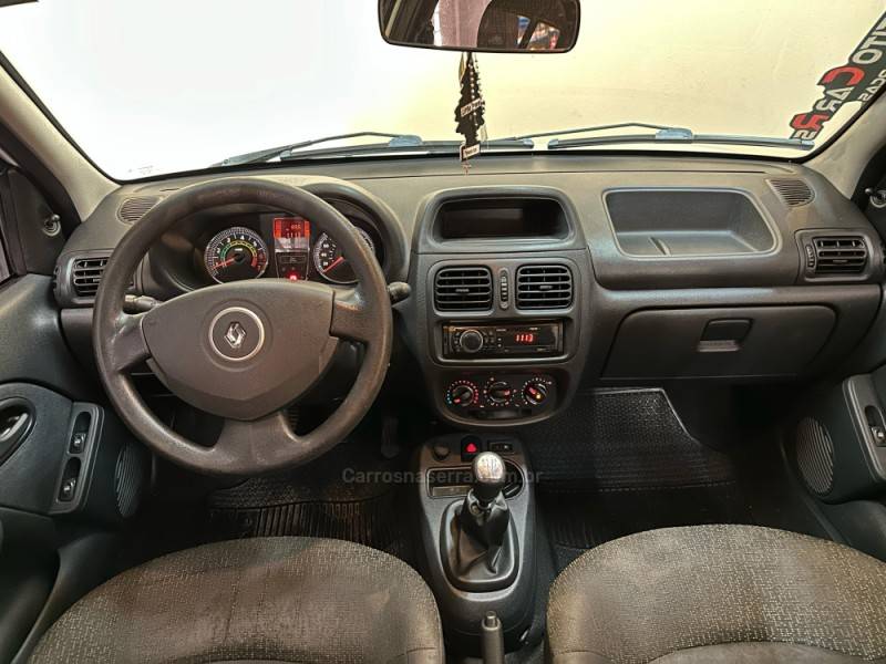 RENAULT - CLIO - 2013/2014 - Branca - R$ 33.900,00