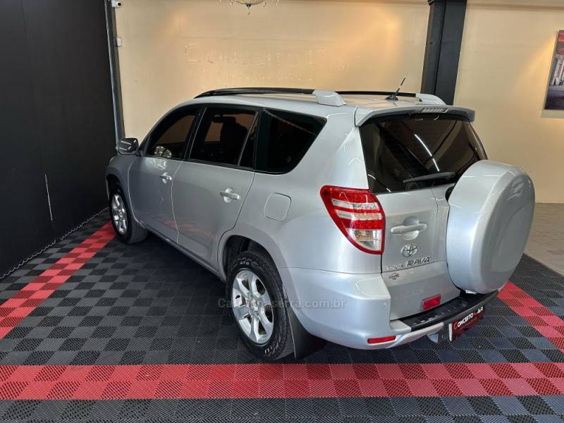 TOYOTA - RAV4 - 2009/2010 - Prata - R$ 59.900,00