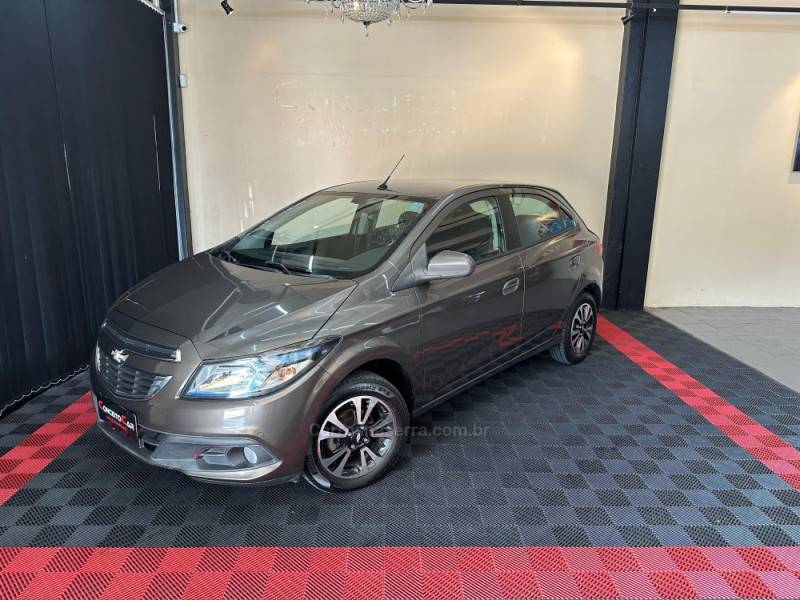 CHEVROLET - ONIX - 2014/2014 - Cinza - R$ 52.900,00