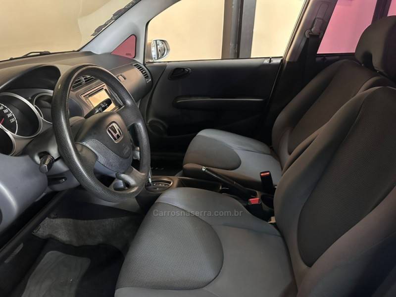 HONDA - FIT - 2005/2005 - Prata - R$ 35.900,00