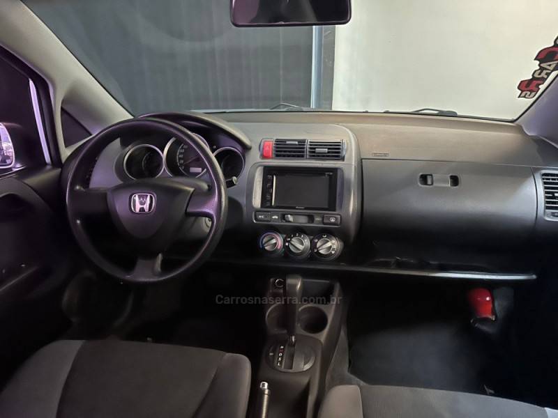 HONDA - FIT - 2005/2005 - Prata - R$ 35.900,00