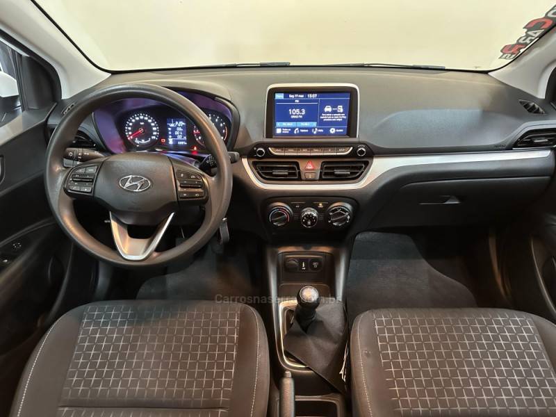 HYUNDAI - HB20 - 2022/2023 - Branca - R$ 65.900,00