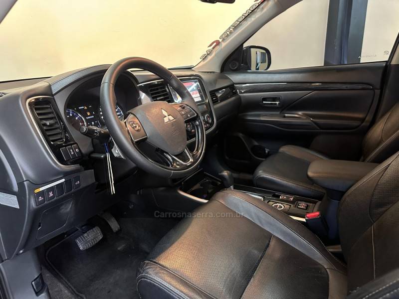 MITSUBISHI - OUTLANDER - 2017/2018 - Cinza - R$ 116.900,00
