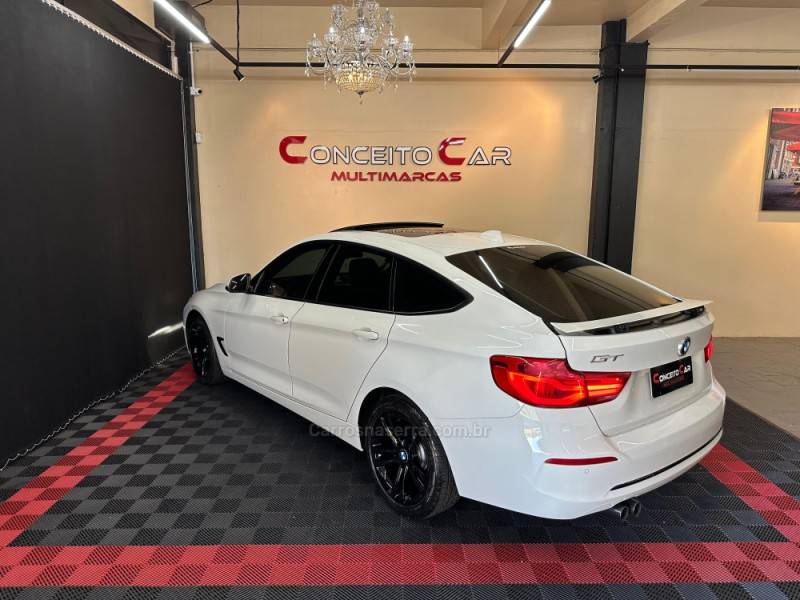 BMW - 320I - 2016/2017 - Branca - R$ 129.900,00