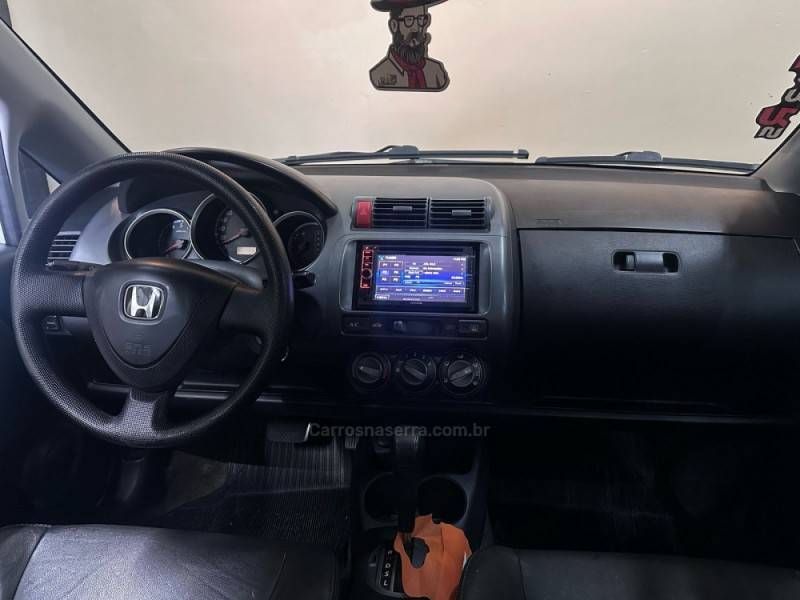 HONDA - FIT - 2003/2004 - Branca - R$ 31.900,00