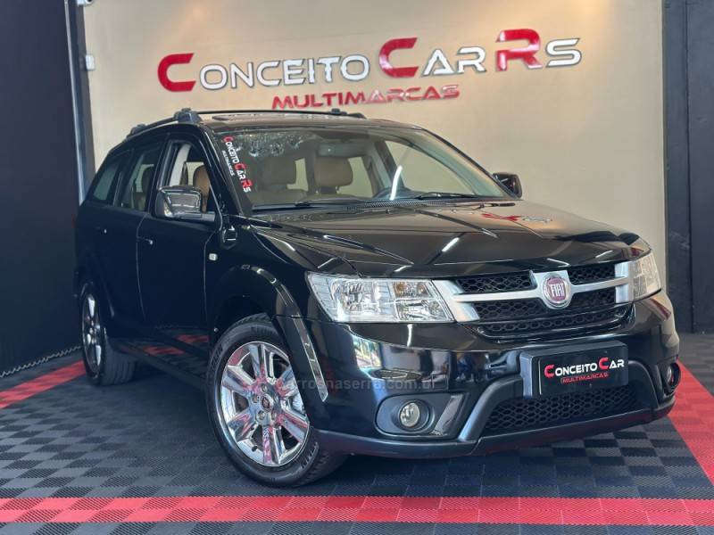 FIAT - FREEMONT - 2013/2014 - Preta - R$ 57.900,00