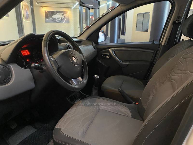RENAULT - DUSTER - 2012/2013 - Branca - R$ 48.900,00