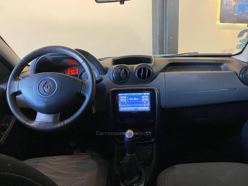 RENAULT - DUSTER - 2012/2013 - Branca - R$ 48.900,00