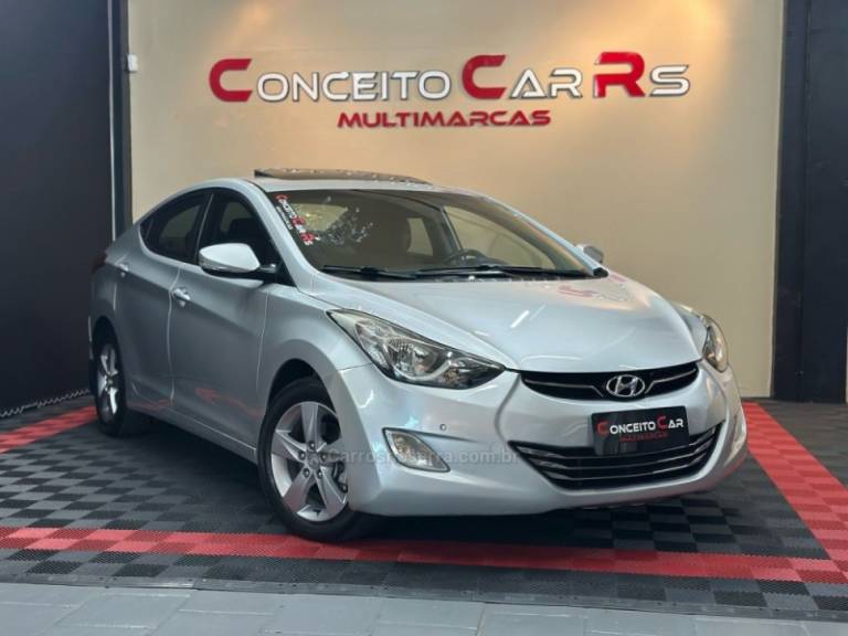 HYUNDAI - ELANTRA - 2013/2014 - Prata - R$ 71.900,00