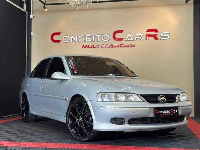 CHEVROLET - VECTRA - 2001/2001 - Prata - R$ 25.900,00