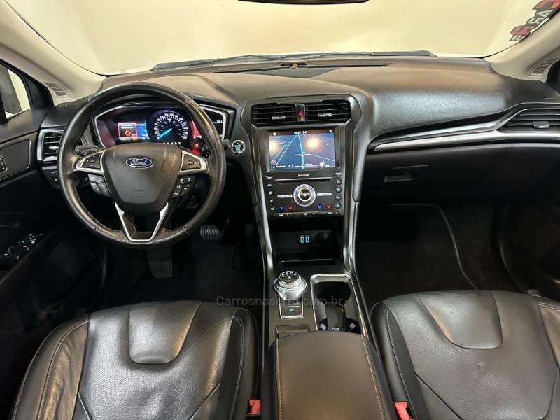 FORD - FUSION - 2018/2019 - Branca - R$ 129.900,00