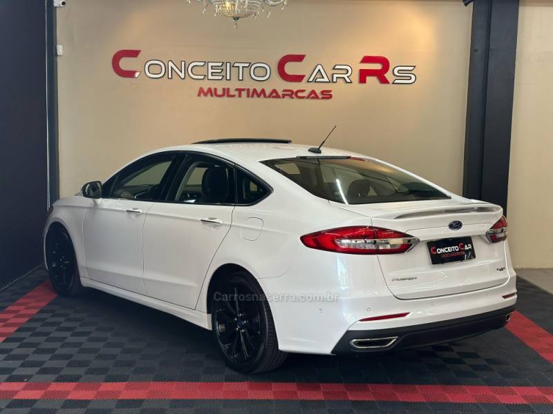 FORD - FUSION - 2018/2019 - Branca - R$ 129.900,00