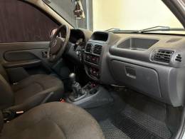 RENAULT - CLIO - 2013/2014 - Branca - R$ 33.900,00