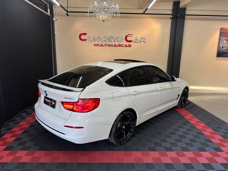 BMW - 320I - 2016/2017 - Branca - R$ 129.900,00