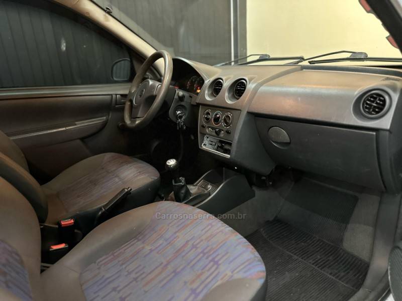 CHEVROLET - CELTA - 2006/2007 - Branca - R$ 21.900,00