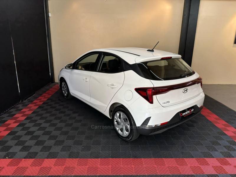 HYUNDAI - HB20 - 2022/2023 - Branca - R$ 65.900,00