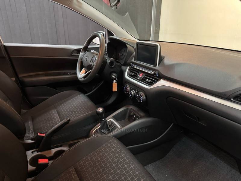 HYUNDAI - HB20 - 2022/2023 - Prata - R$ 68.900,00