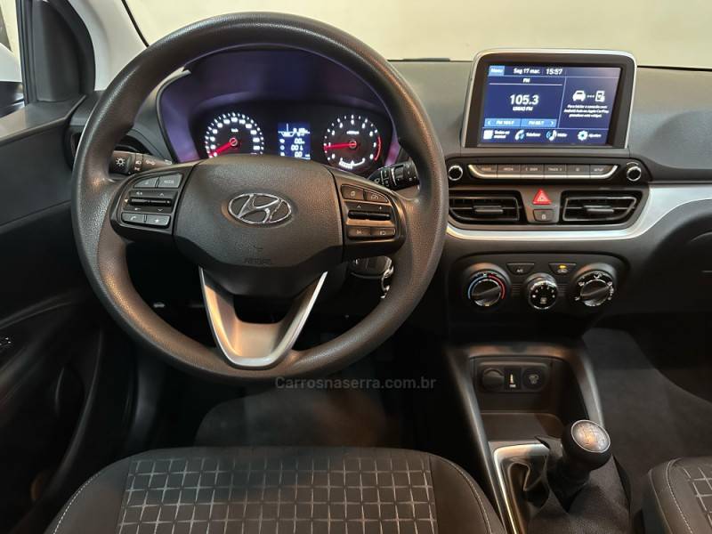 HYUNDAI - HB20 - 2022/2023 - Branca - R$ 65.900,00