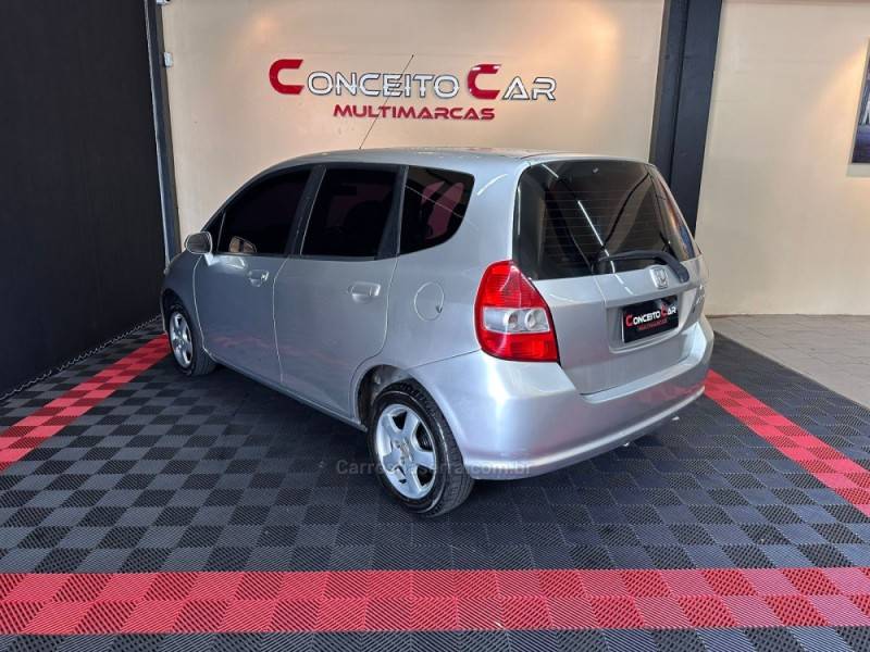 HONDA - FIT - 2005/2005 - Prata - R$ 35.900,00