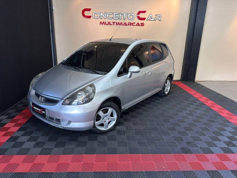 HONDA - FIT - 2005/2005 - Prata - R$ 35.900,00
