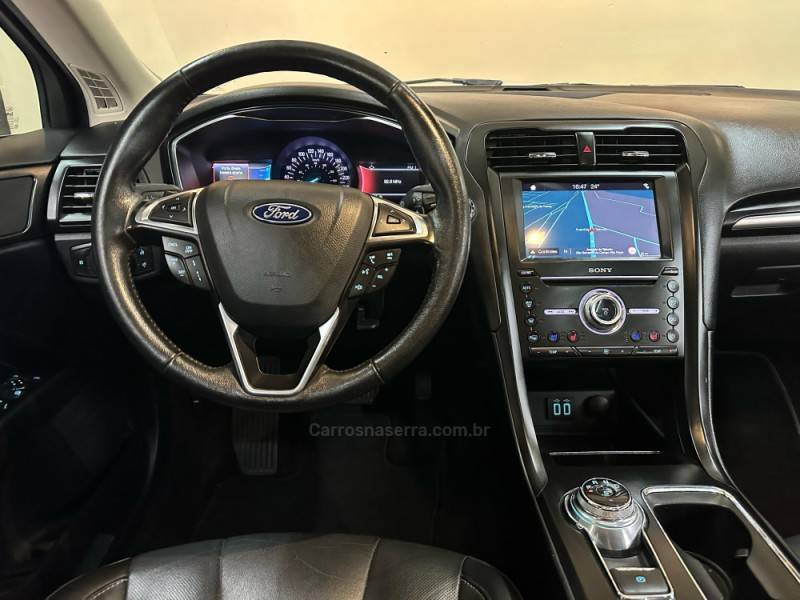 FORD - FUSION - 2018/2019 - Branca - R$ 129.900,00