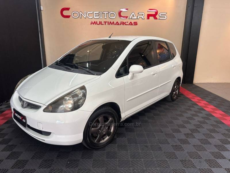 HONDA - FIT - 2003/2004 - Branca - R$ 31.900,00