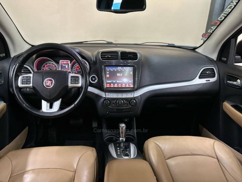 FIAT - FREEMONT - 2013/2014 - Preta - R$ 57.900,00
